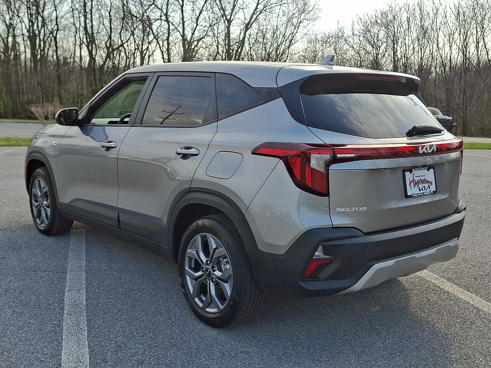 2025 Kia Seltos LX - Photo 4