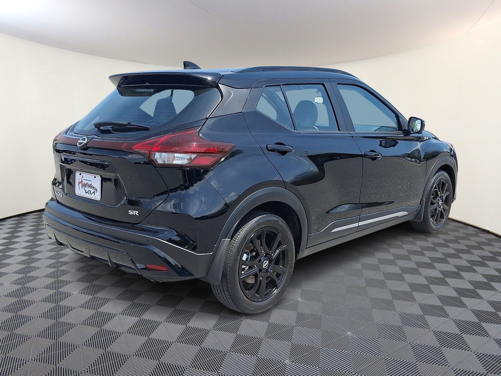 2023 Nissan Kicks SR - Photo 6