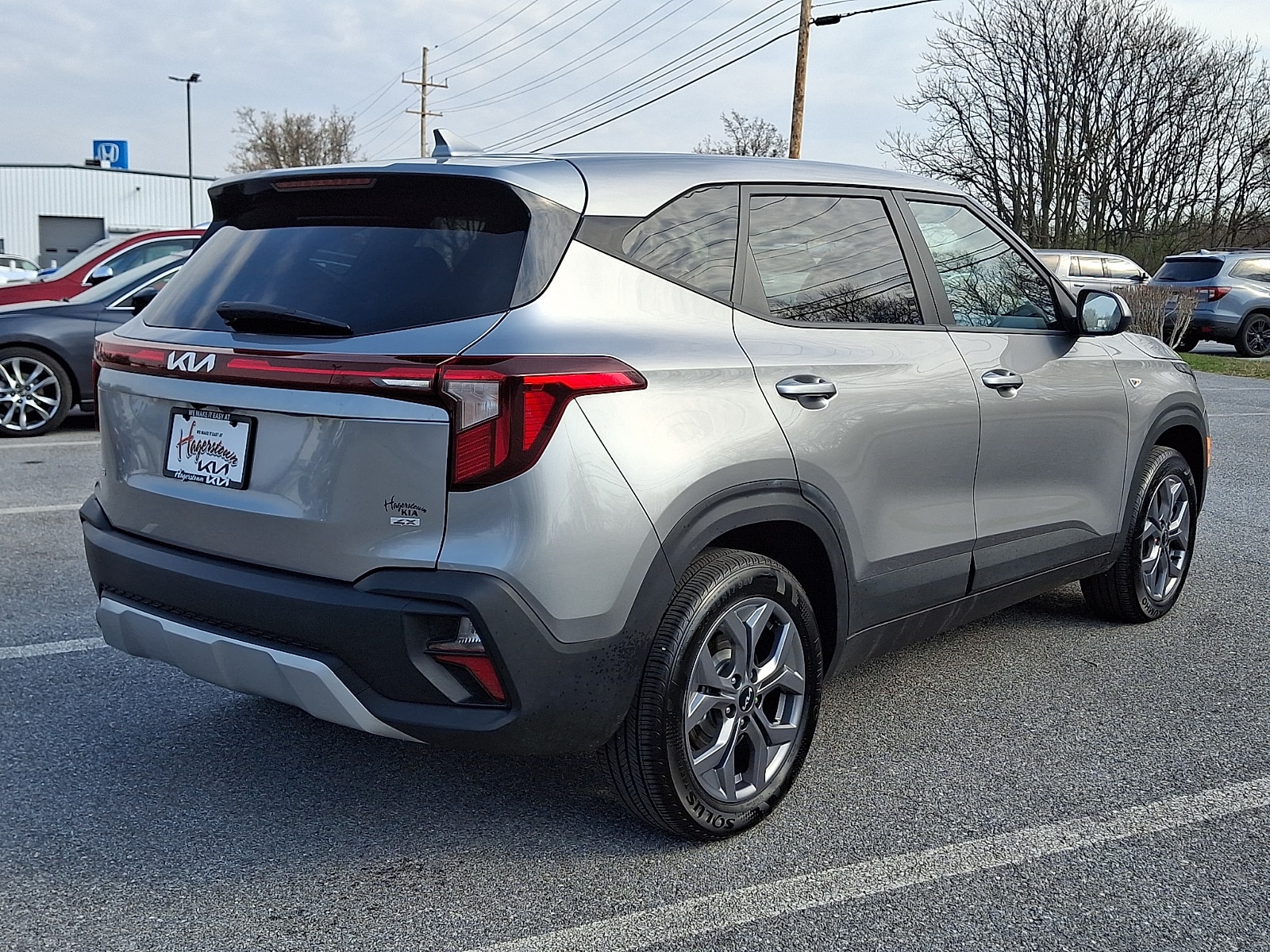 2025 Kia Seltos LX - Photo 6