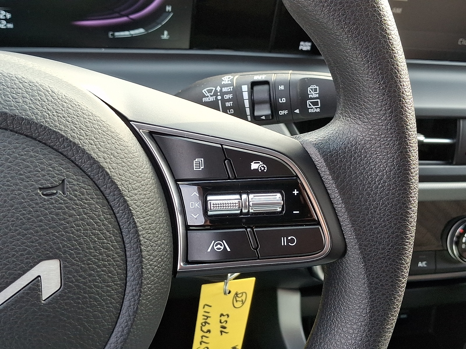 2025 Kia Seltos LX - Photo 22