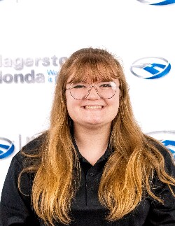 Staff member Amy Frey from ID_1b7019fd2769