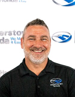 Staff member Scott Murray from ID_283864e55ddb