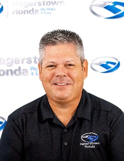 Staff member Chad Black from ID_283864e55ddb