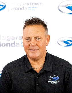 Staff member John Williams from ID_40e0d327a20c