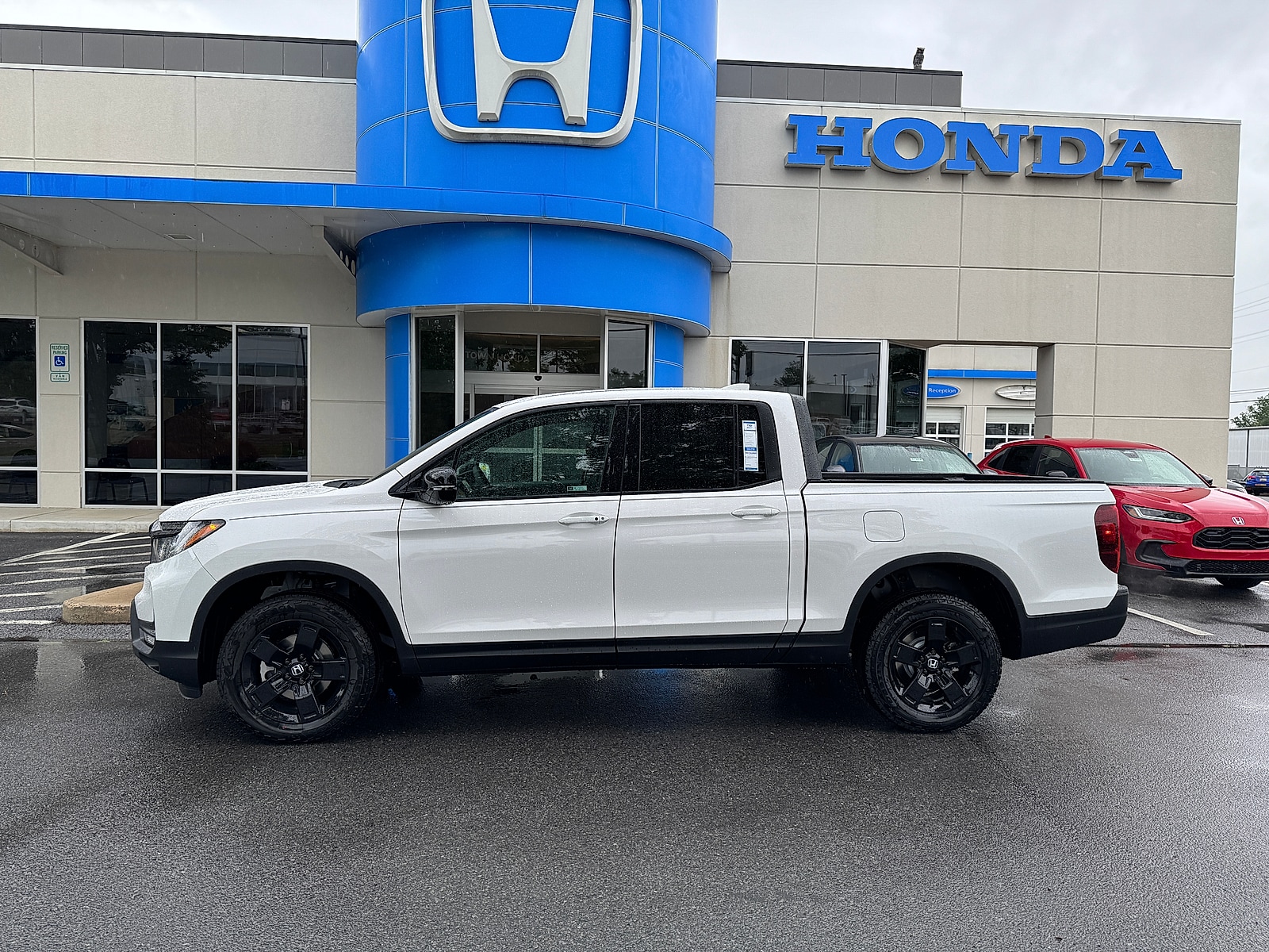 2026 Honda Ridgeline Black Edition - Photo 2