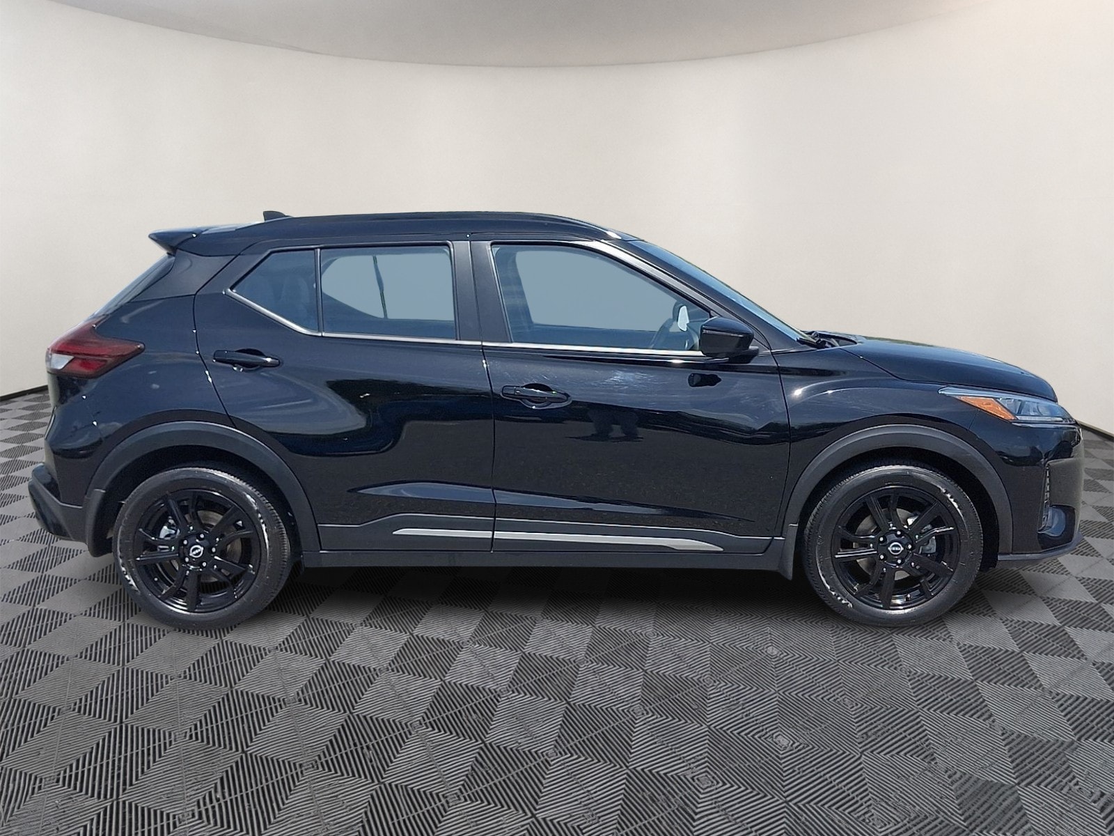 2023 Nissan Kicks SR - Photo 7