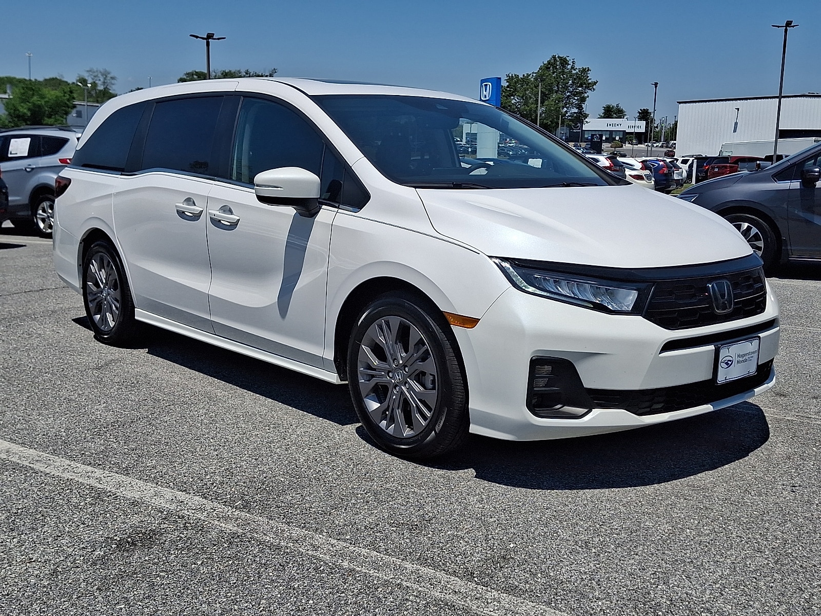 2025 Honda Odyssey Touring's photo