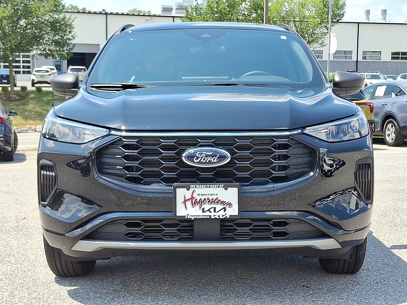 2023 Ford Escape ST-Line photo 2