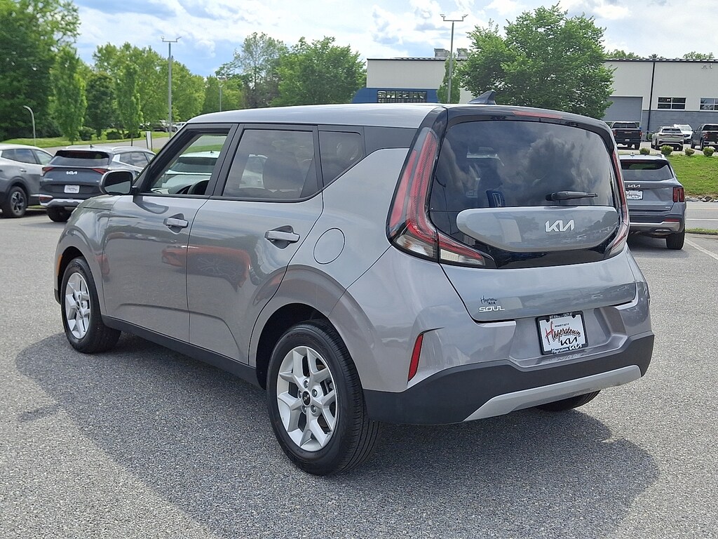 Certified 2025 Kia Soul LX Hatchback