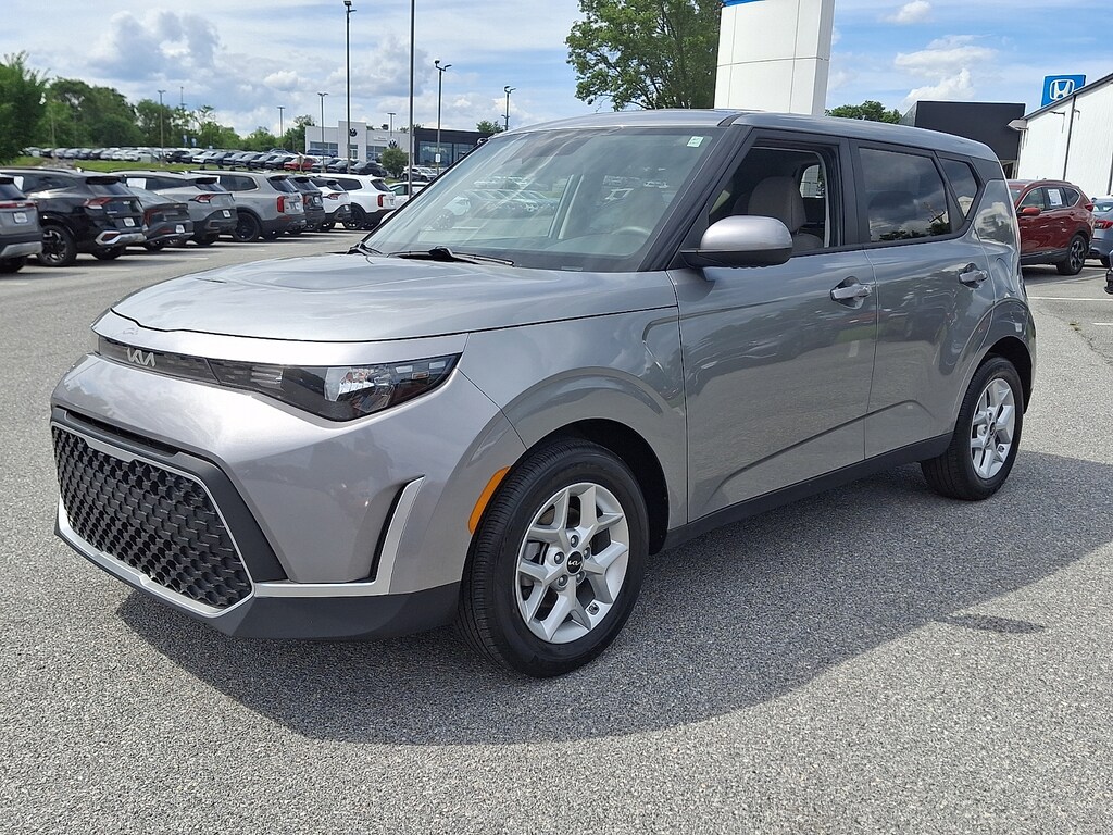Certified 2025 Kia Soul LX Hatchback