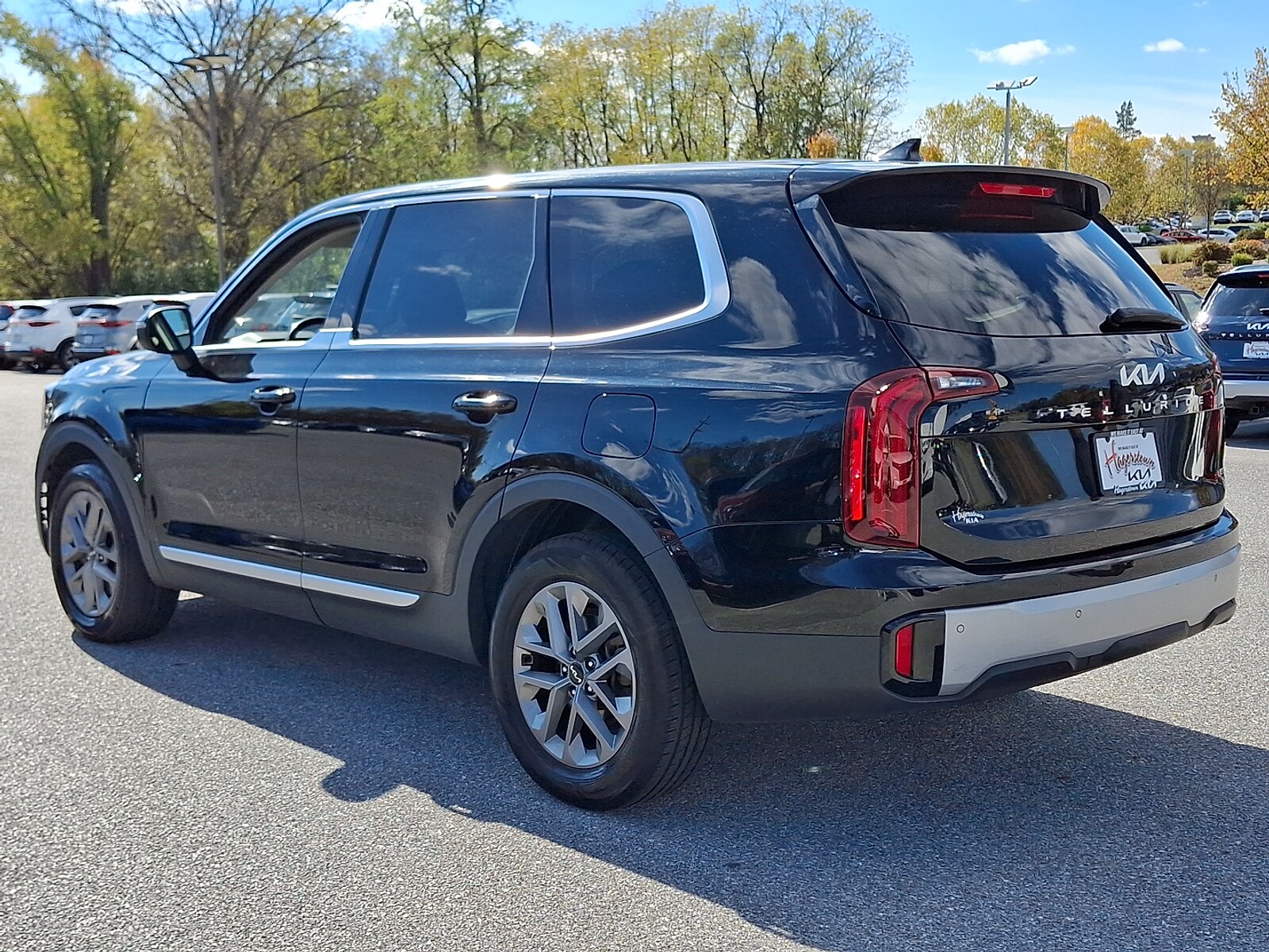 2023 Kia Telluride LX photo 2