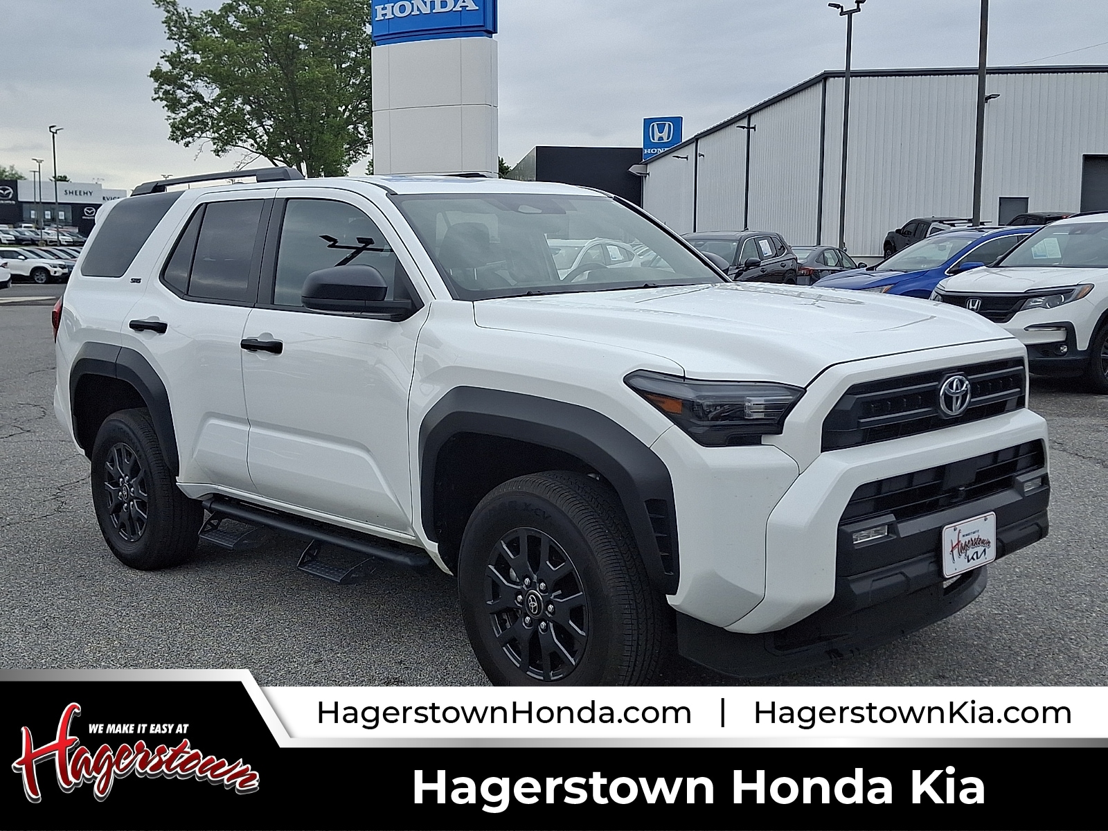 2025 Toyota 4Runner SR5 4WD's photo