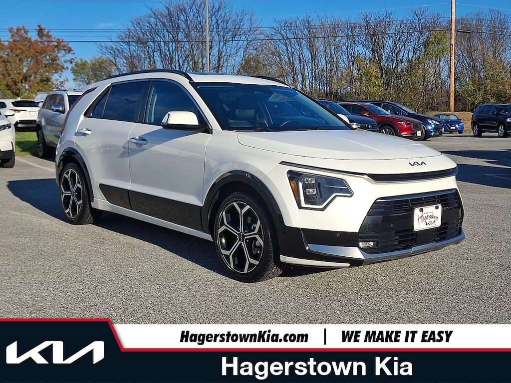 Certified 2023 Kia Niro SX Touring SUV