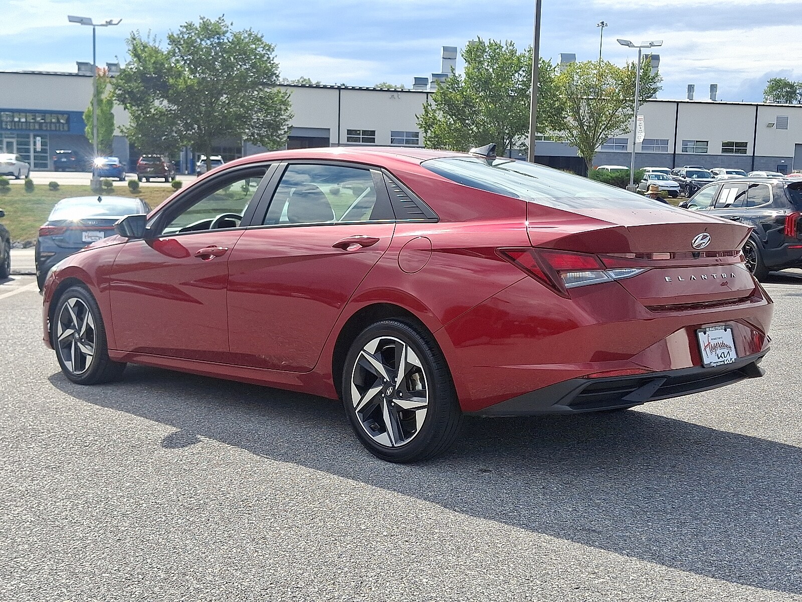 2023 Hyundai Elantra SEL photo 4