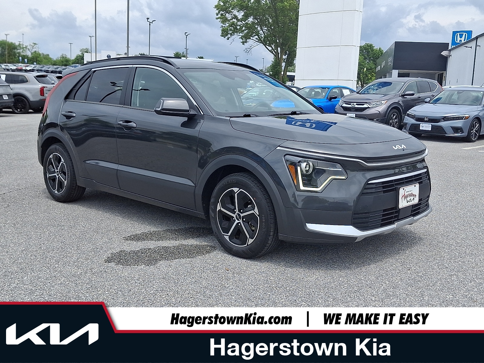 2024 Kia Niro EX HEV's photo