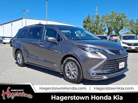 2021 Toyota Sienna XLE Minivan/Van
