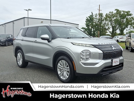 2024 Mitsubishi Outlander ES SUV