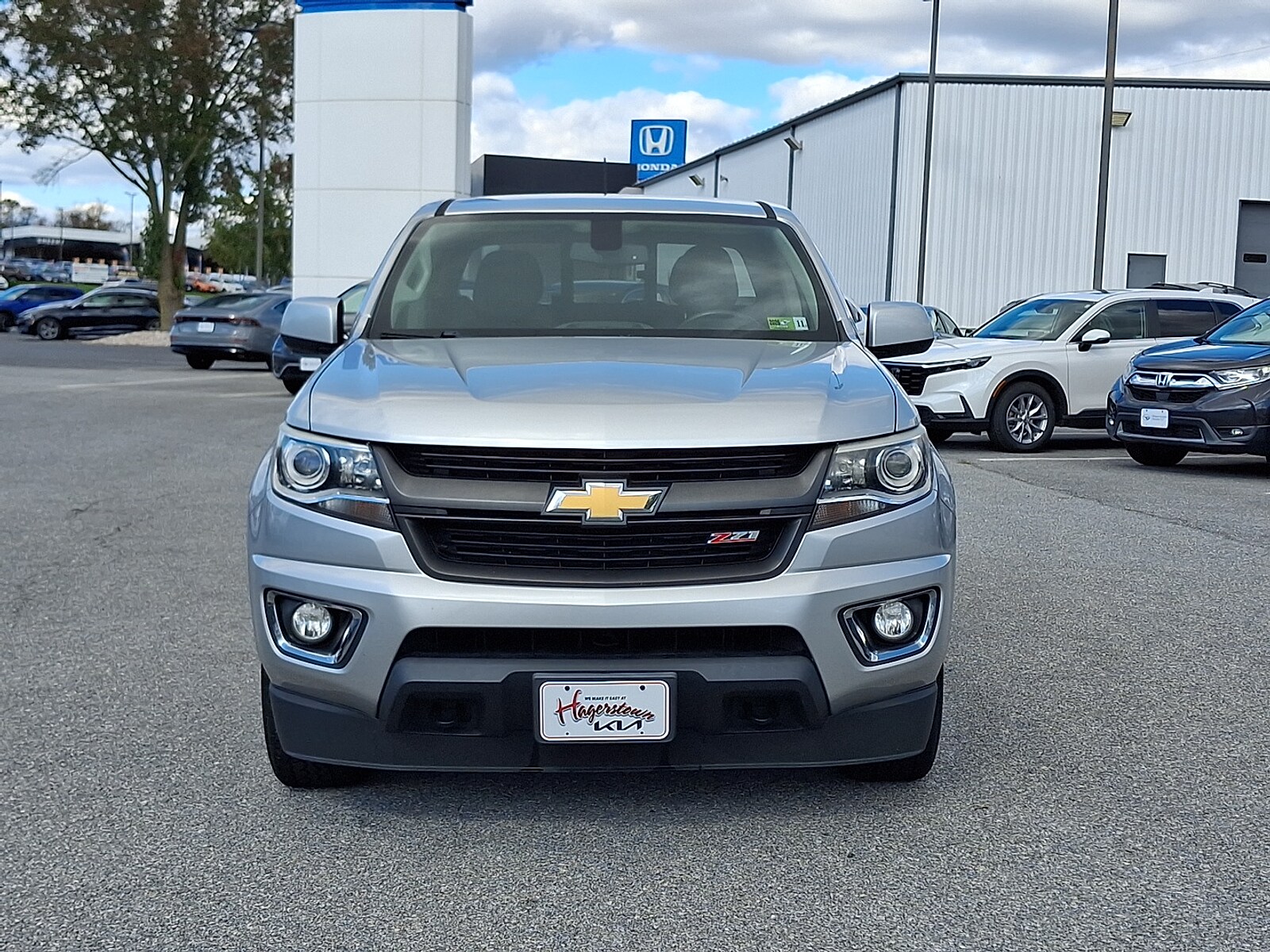 2017 Chevrolet Colorado Z71 photo 2