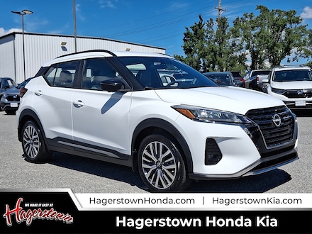 2023 Nissan Kicks SR SUV