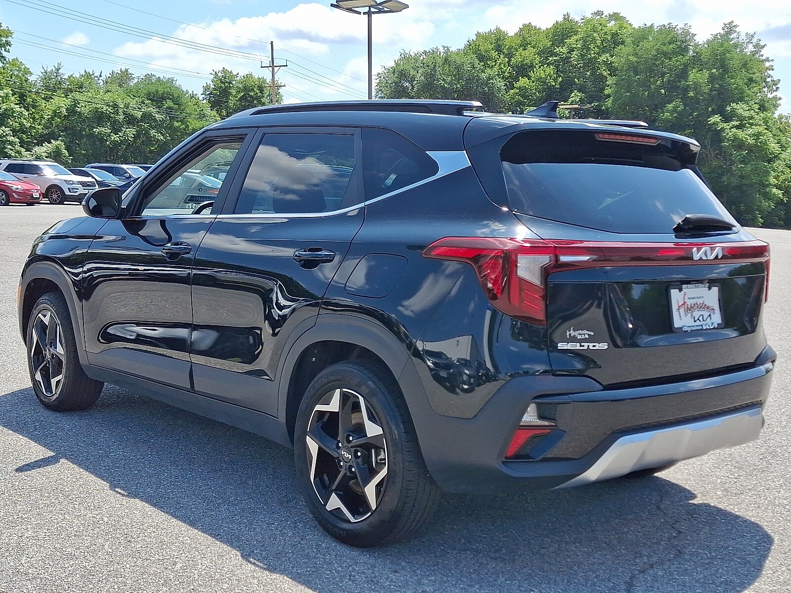 2024 Kia Seltos EX photo 2