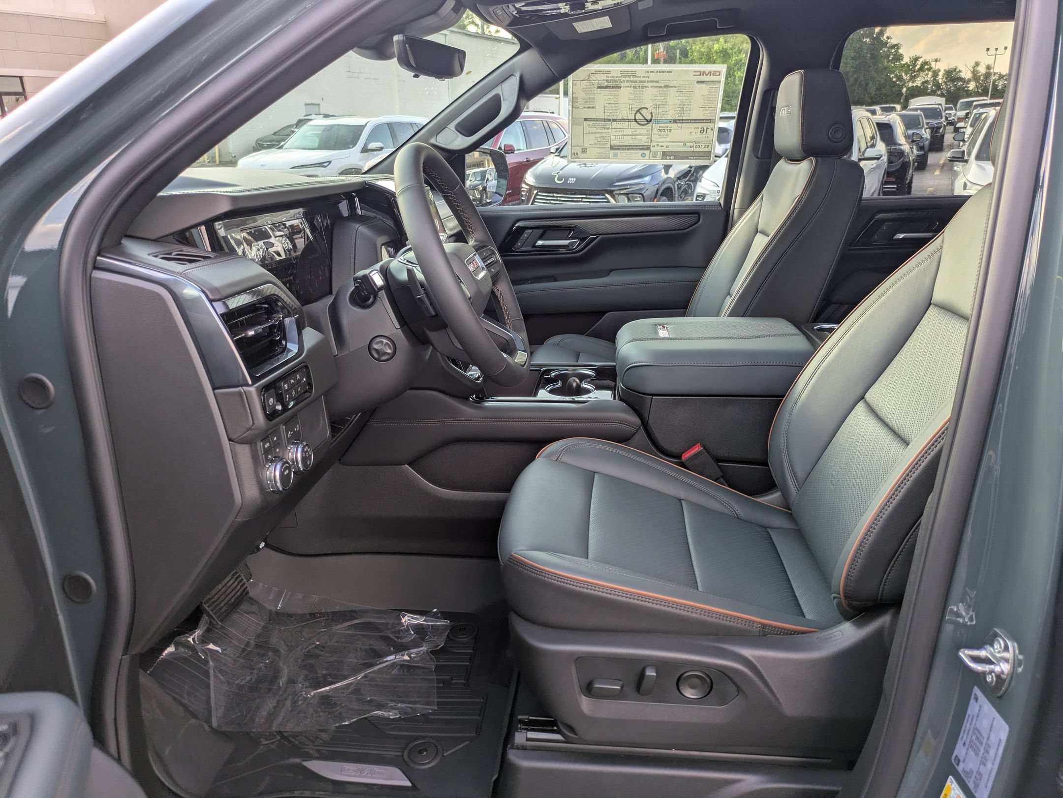 2026 GMC Yukon XL AT4 - Photo 11