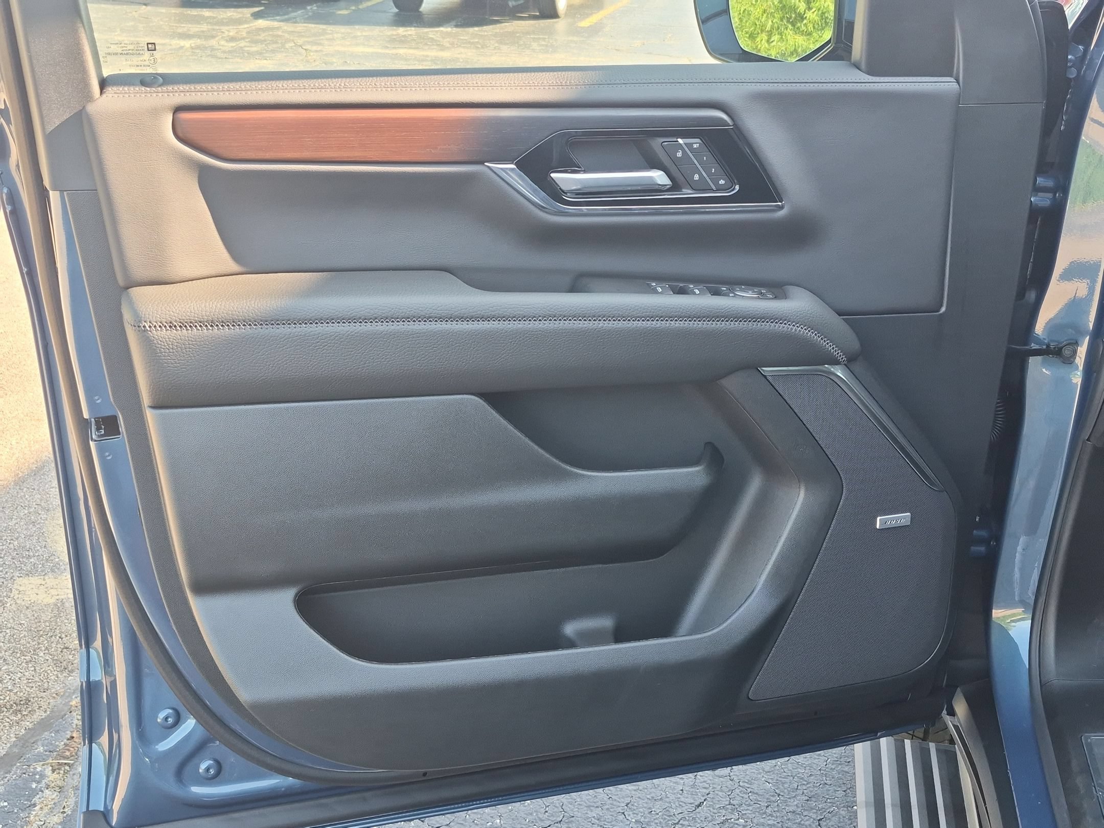 2026 GMC Yukon XL Denali - Photo 13