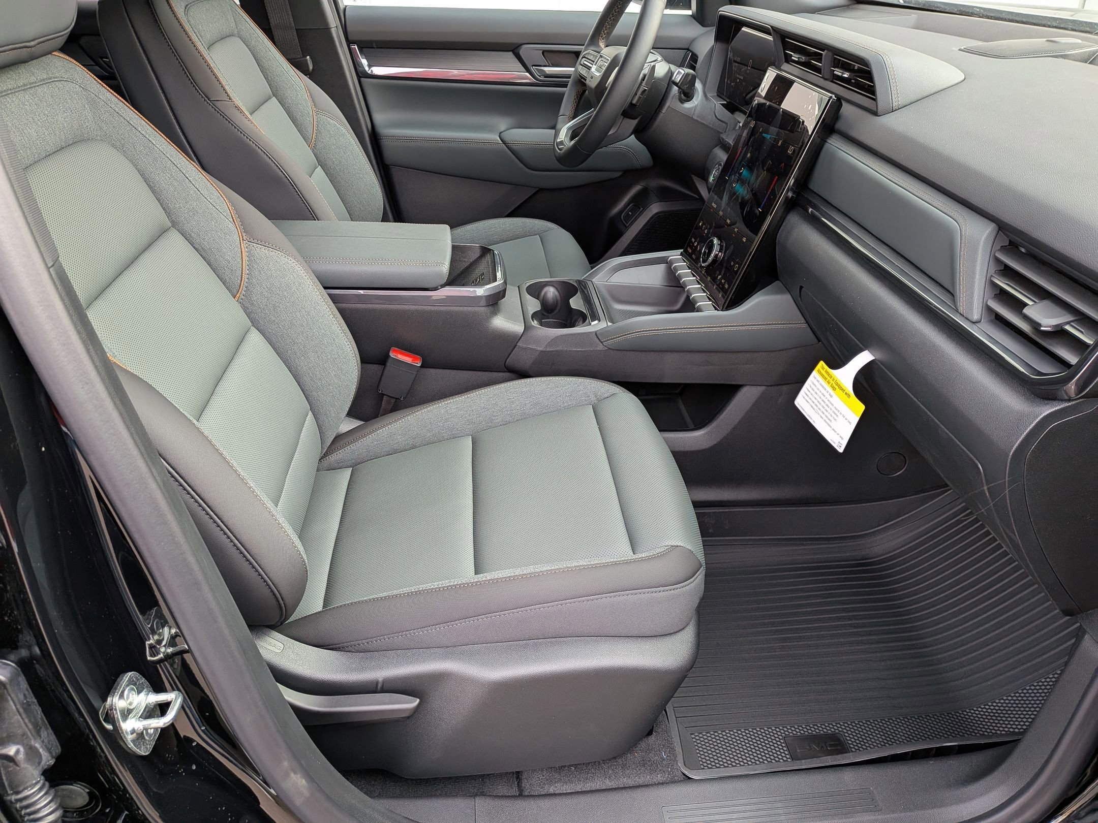 2026 GMC Terrain AT4 - Photo 28