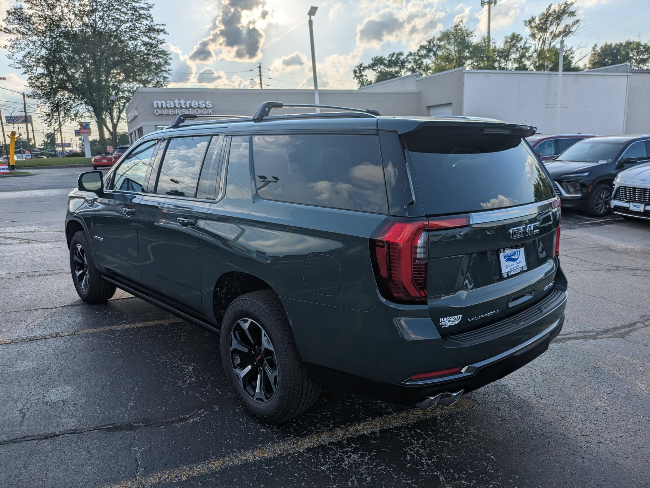 2026 GMC Yukon XL AT4 - Photo 7