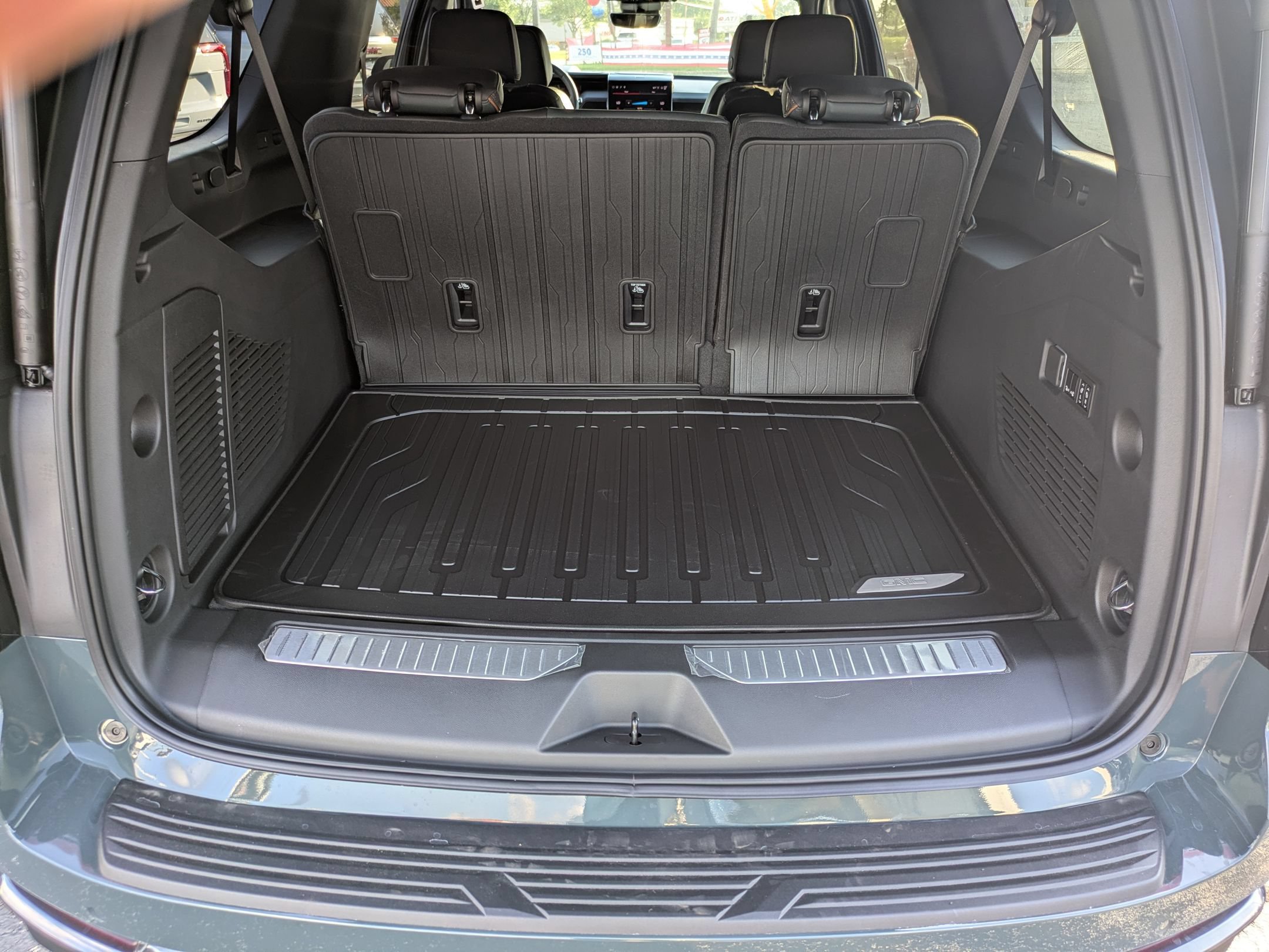 2026 GMC Yukon XL AT4 - Photo 28