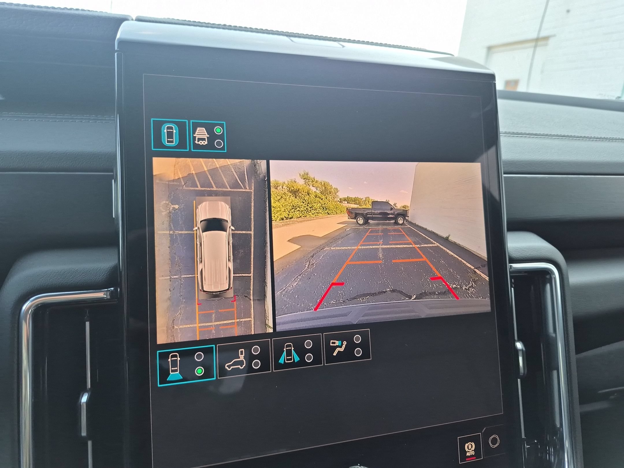 2026 GMC Yukon XL Denali - Photo 21