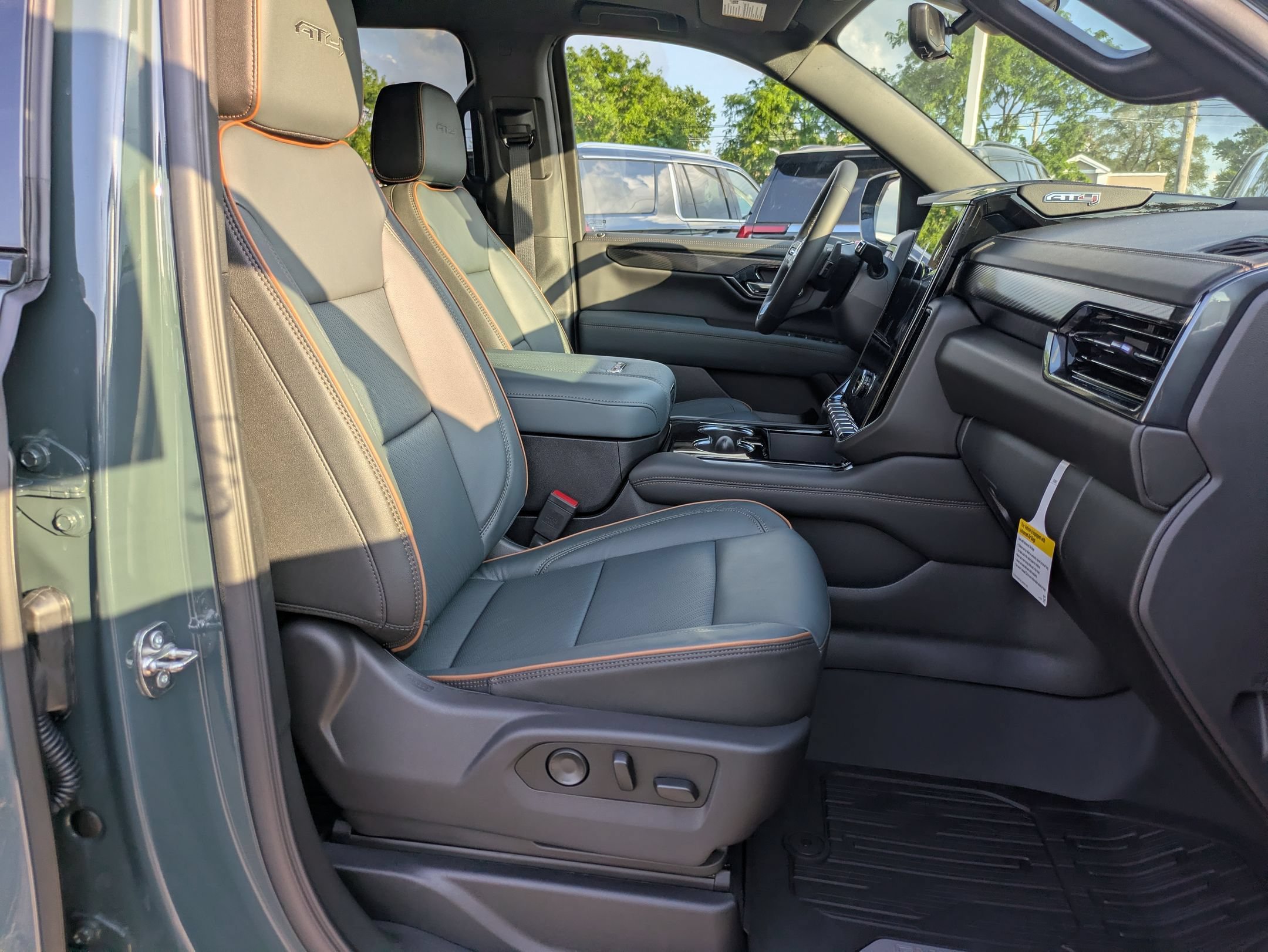 2026 GMC Yukon XL AT4 - Photo 31
