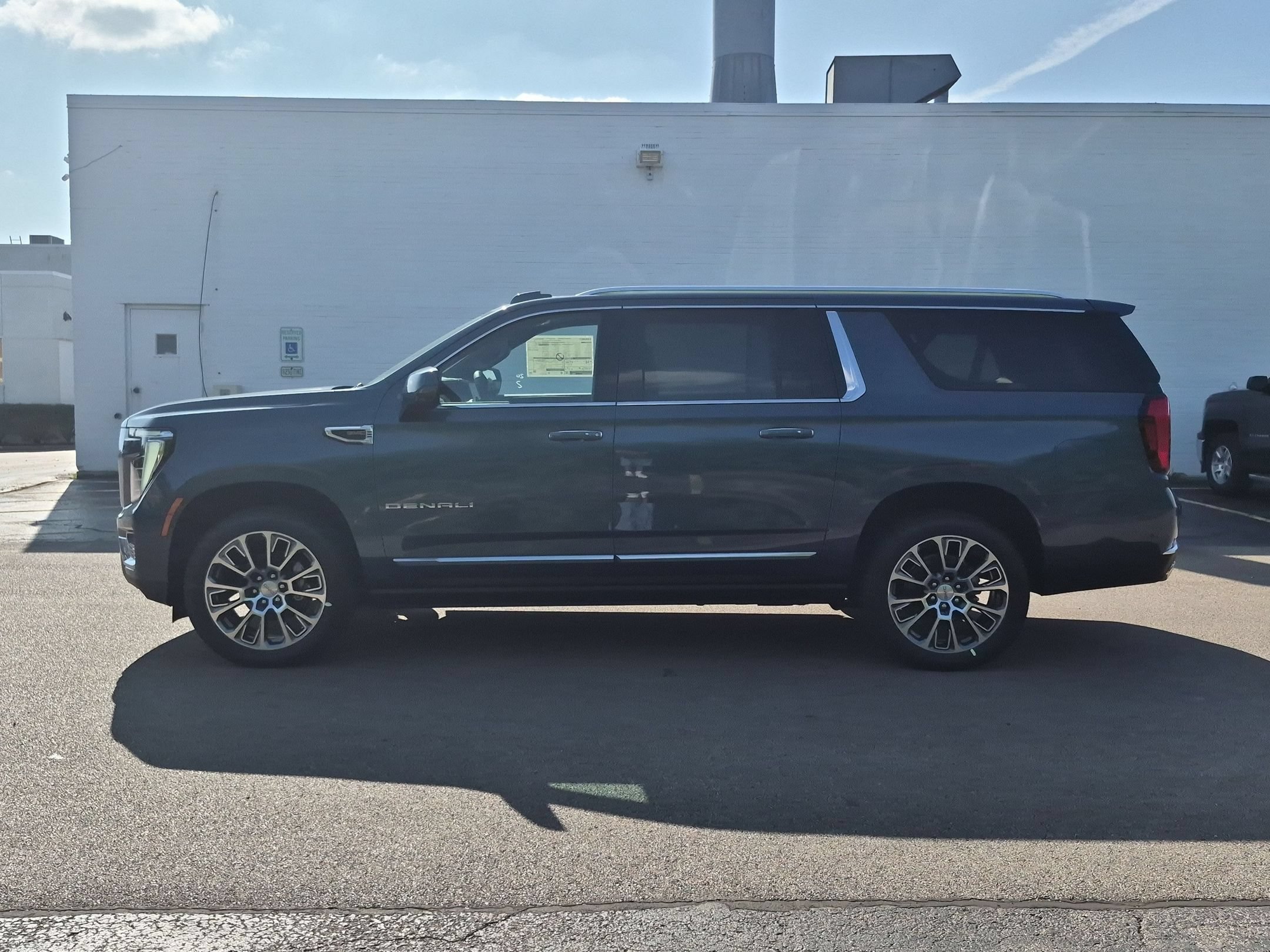2026 GMC Yukon XL Denali - Photo 8