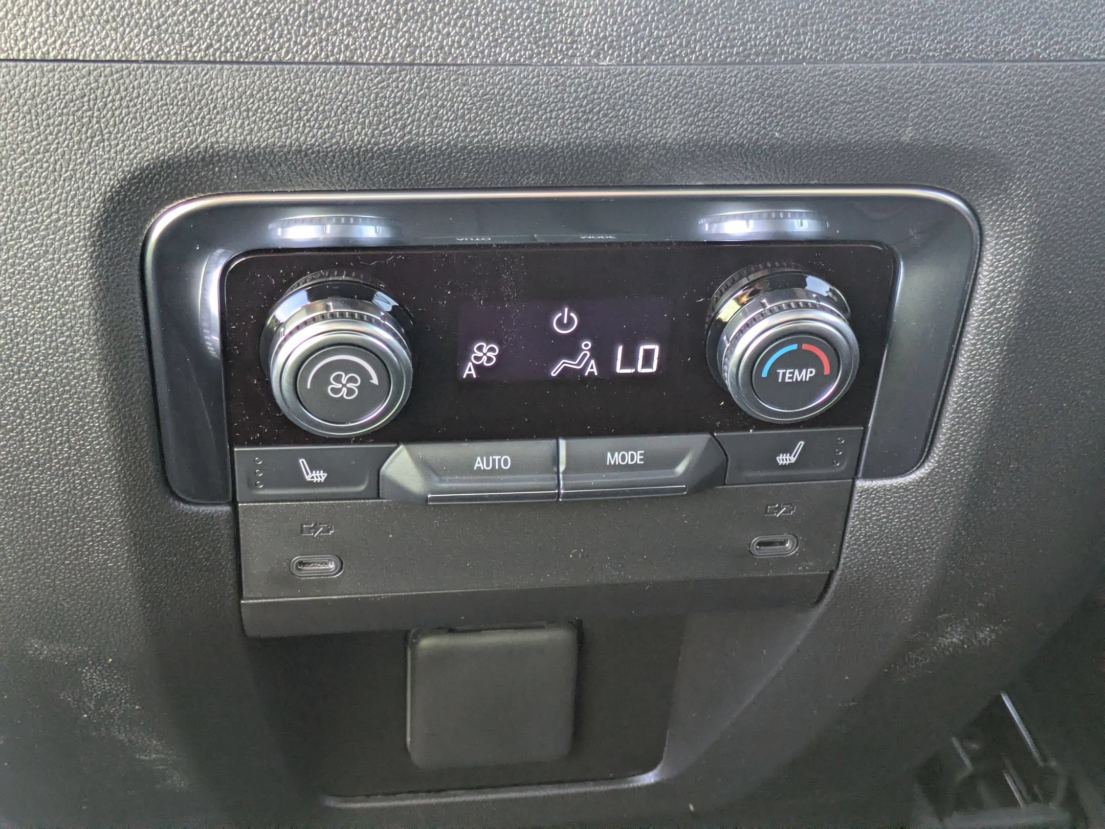 2026 GMC Yukon XL AT4 - Photo 27