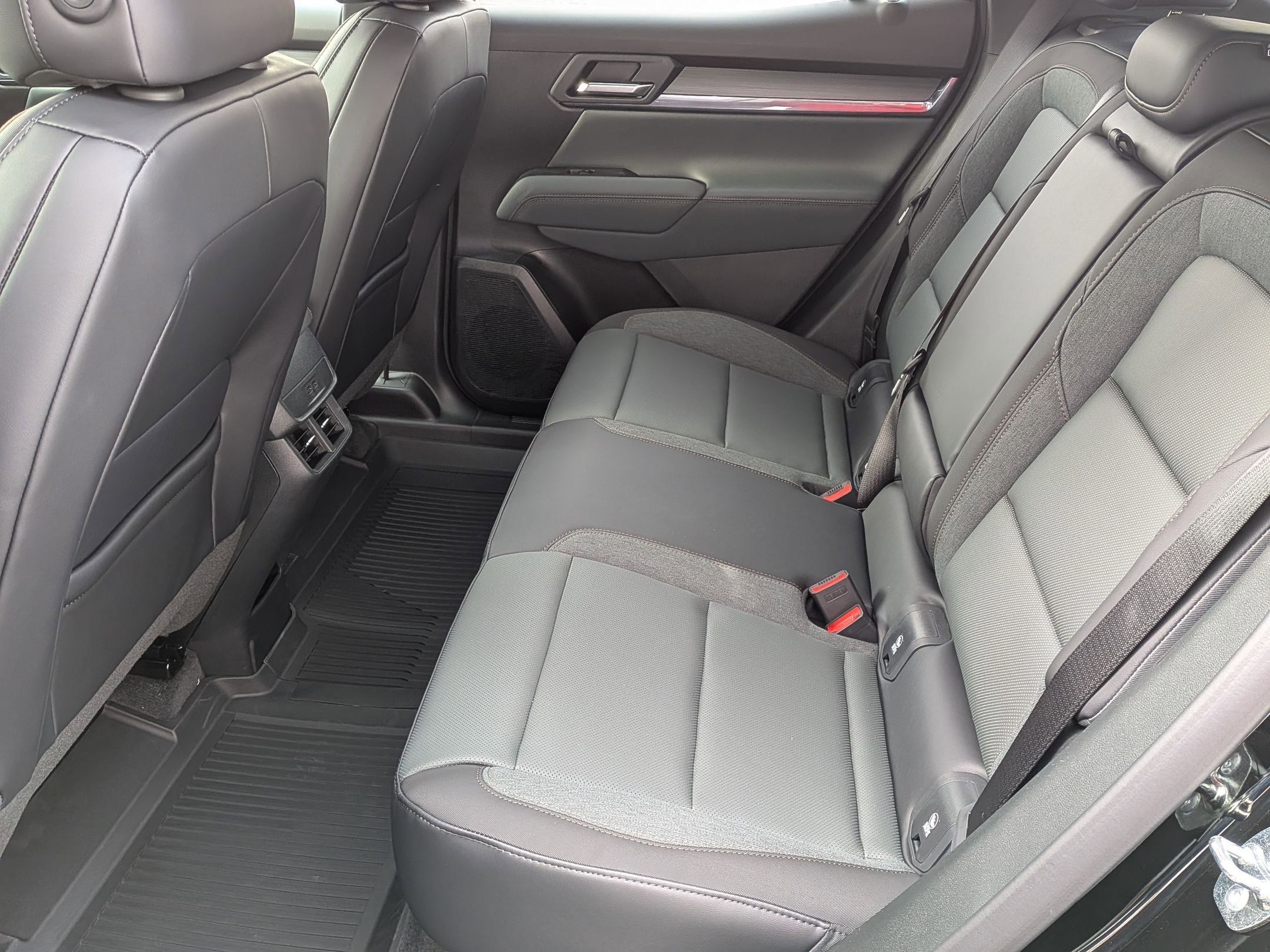 2026 GMC Terrain AT4 - Photo 23