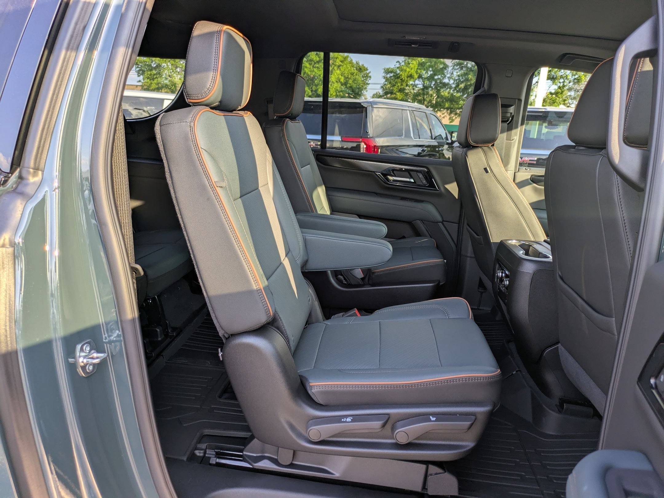 2026 GMC Yukon XL AT4 - Photo 30