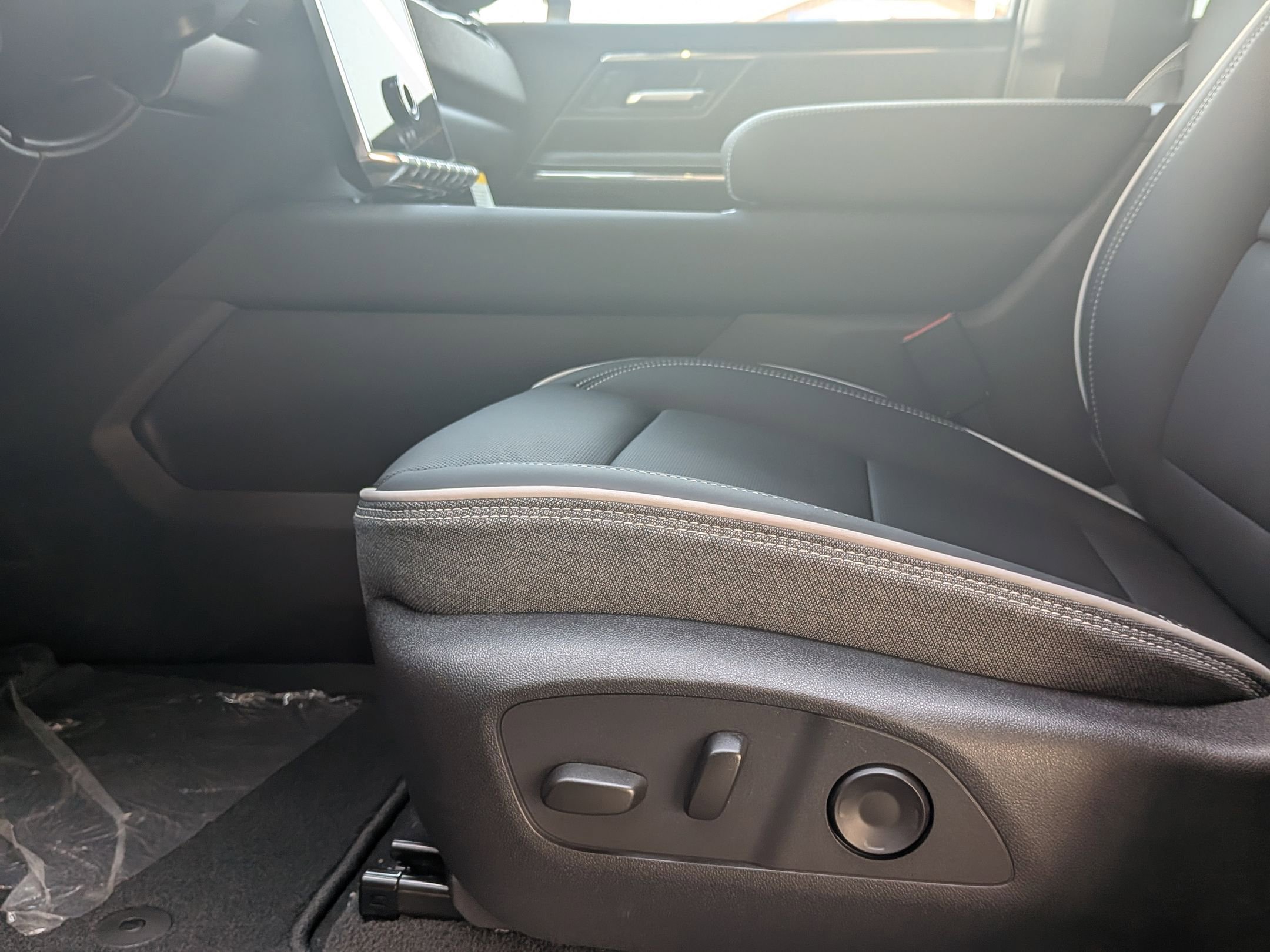 2026 GMC Sierra EV Elevation - Photo 11