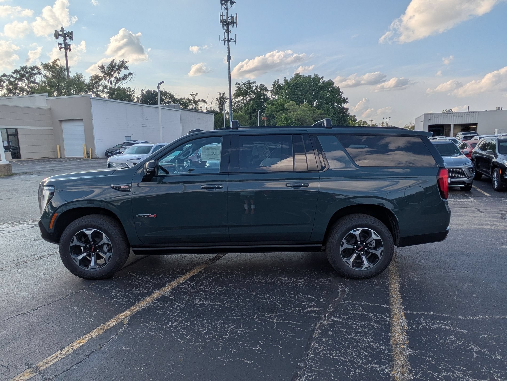 2026 GMC Yukon XL AT4 - Photo 8