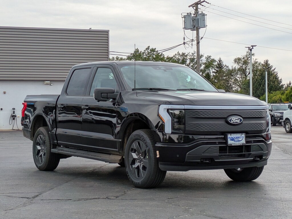 New 2025 Ford F-150 Lightning Flash 4WD SuperCrew 5.5 Box Flash 4WD SuperCrew 5.5 Box