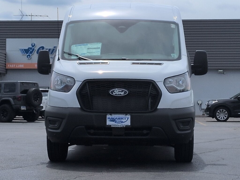 New 2026 Ford Transit T-250 148 Med Rf 9150 GVWR RWD T-250 148 Med Rf 9150 GVWR RWD