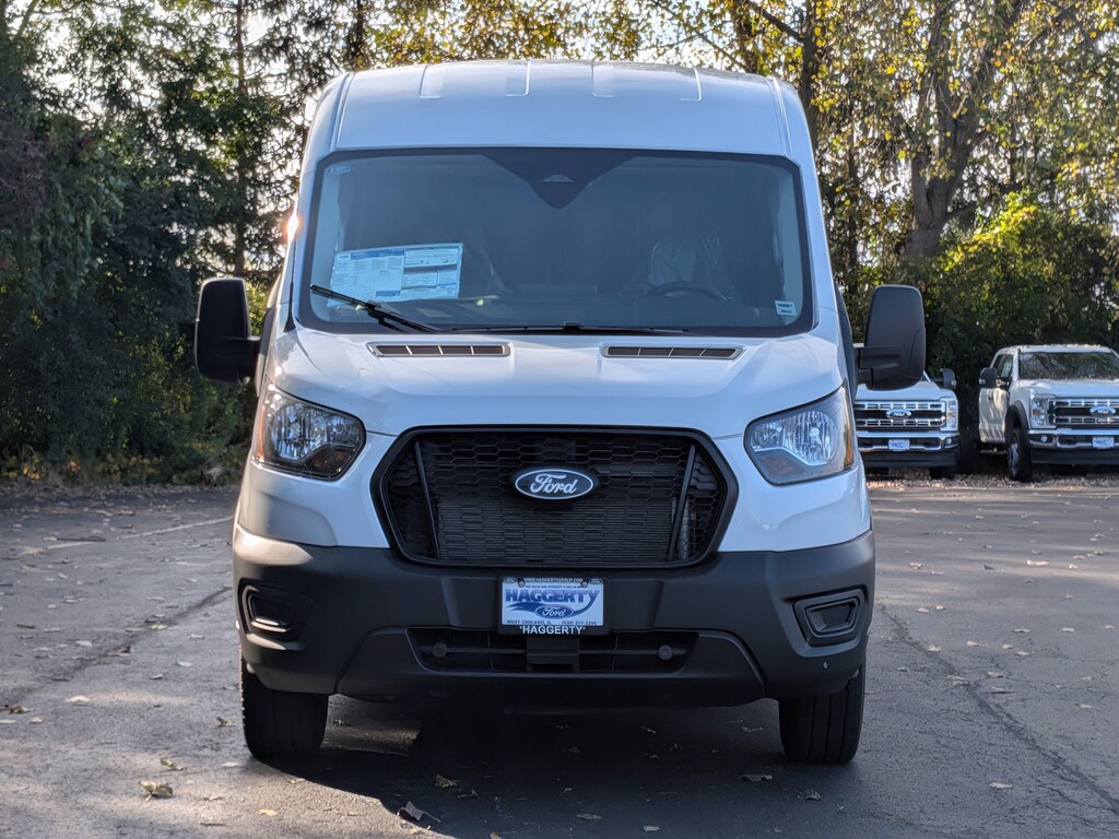 New 2026 Ford Transit T-250 148 Med Rf 9150 GVWR RWD T-250 148 Med Rf 9150 GVWR RWD