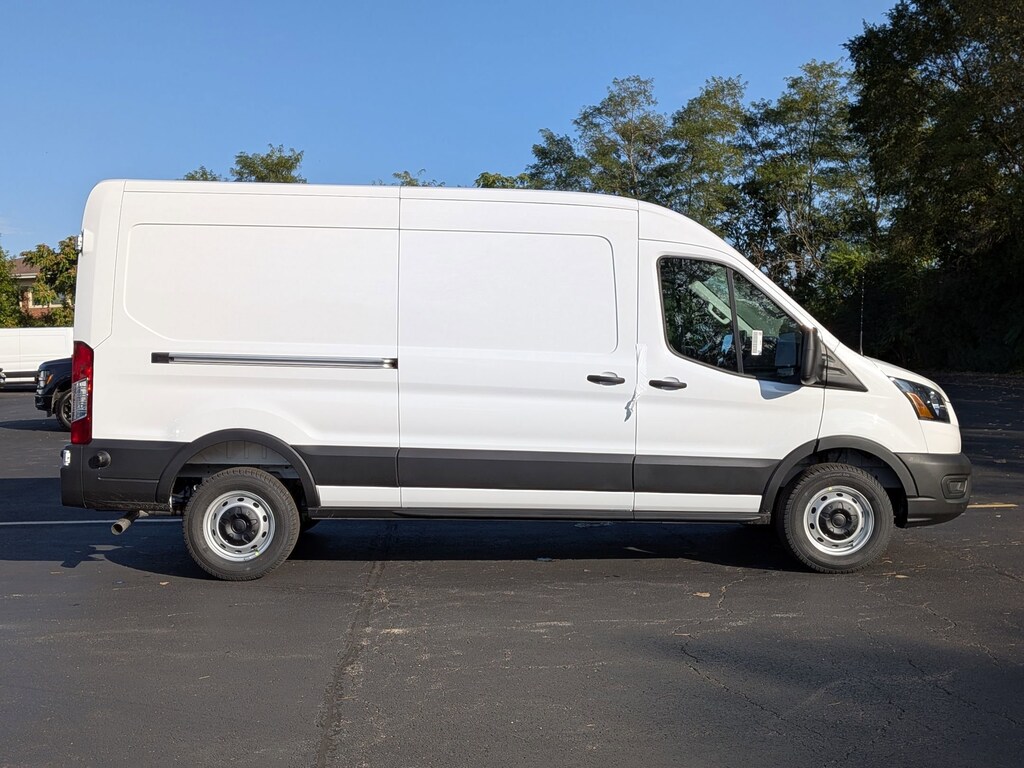 New 2026 Ford Transit T-250 148 Med Rf 9150 GVWR RWD T-250 148 Med Rf 9150 GVWR RWD
