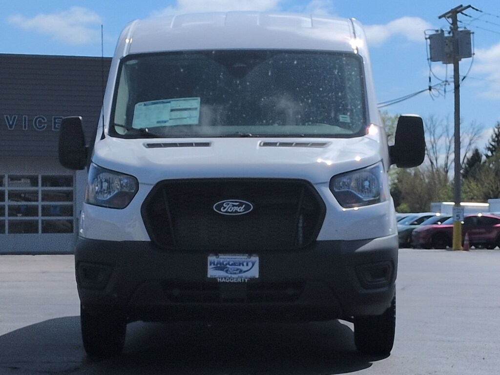 New 2026 Ford Transit T-250 148 Med Rf 9150 GVWR RWD T-250 148 Med Rf 9150 GVWR RWD
