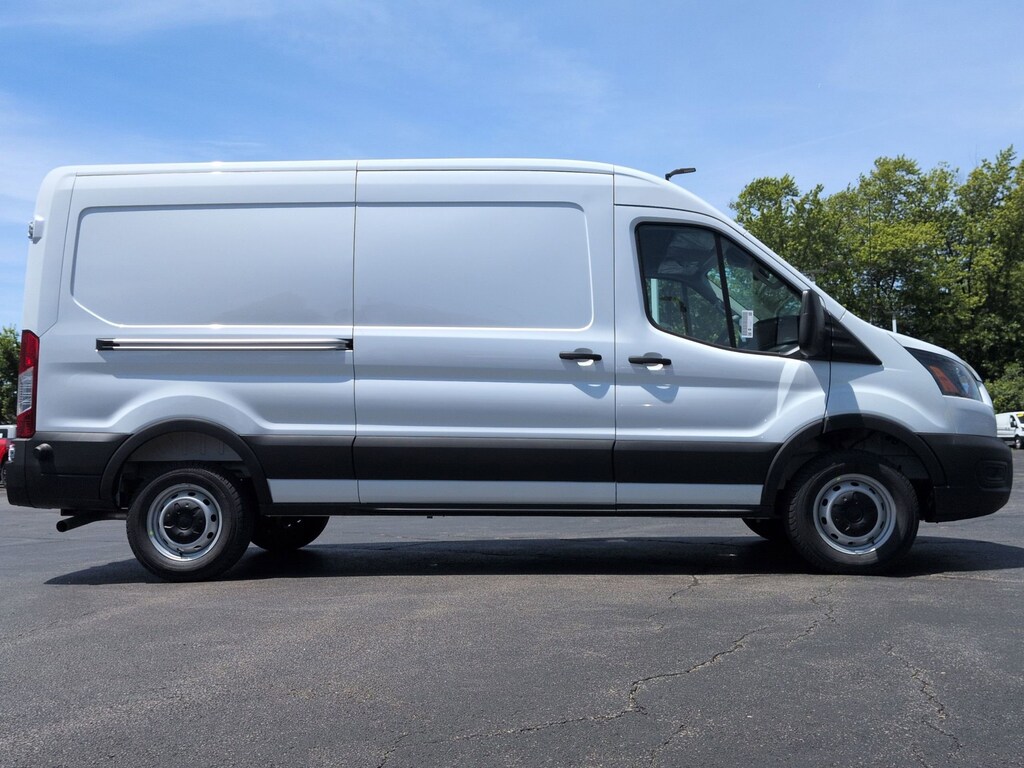New 2026 Ford Transit T-250 148 Med Rf 9150 GVWR RWD T-250 148 Med Rf 9150 GVWR RWD