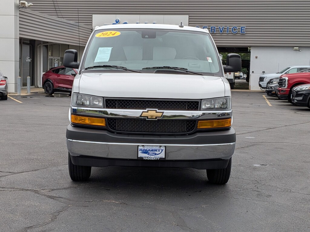 Used 2024 Chevrolet Express Passenger RWD 3500 155 LT RWD 3500 155 LT