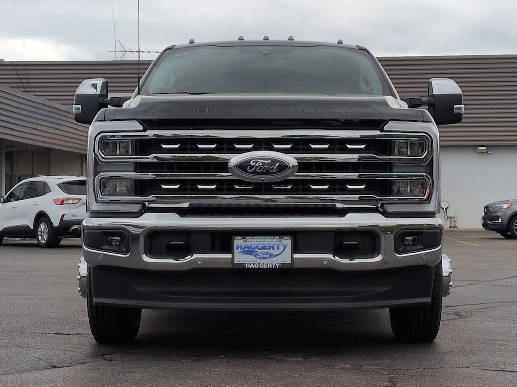 New 2026 Ford Super Duty F-350 DRW LARIAT 4WD Crew Cab 8 Box LARIAT 4WD Crew Cab 8 Box