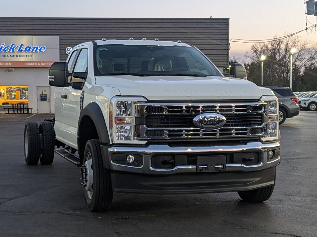 New 2026 Ford Super Duty F-450 DRW XL 4WD SuperCab 192 WB 84 CA