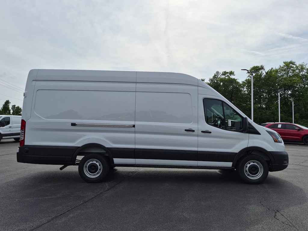 New 2026 Ford Transit T-350 148 EL Hi Rf 9500 GVWR RWD T-350 148 EL Hi Rf 9500 GVWR RWD
