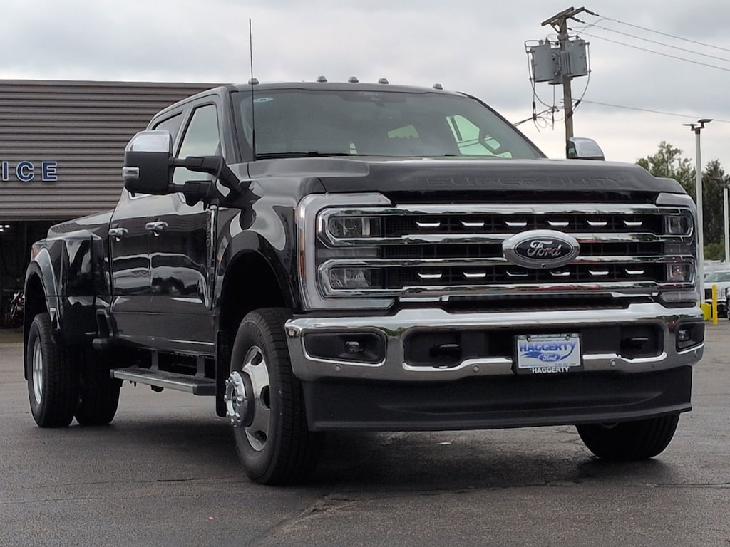 New 2026 Ford Super Duty F-350 DRW LARIAT 4WD Crew Cab 8 Box LARIAT 4WD Crew Cab 8 Box