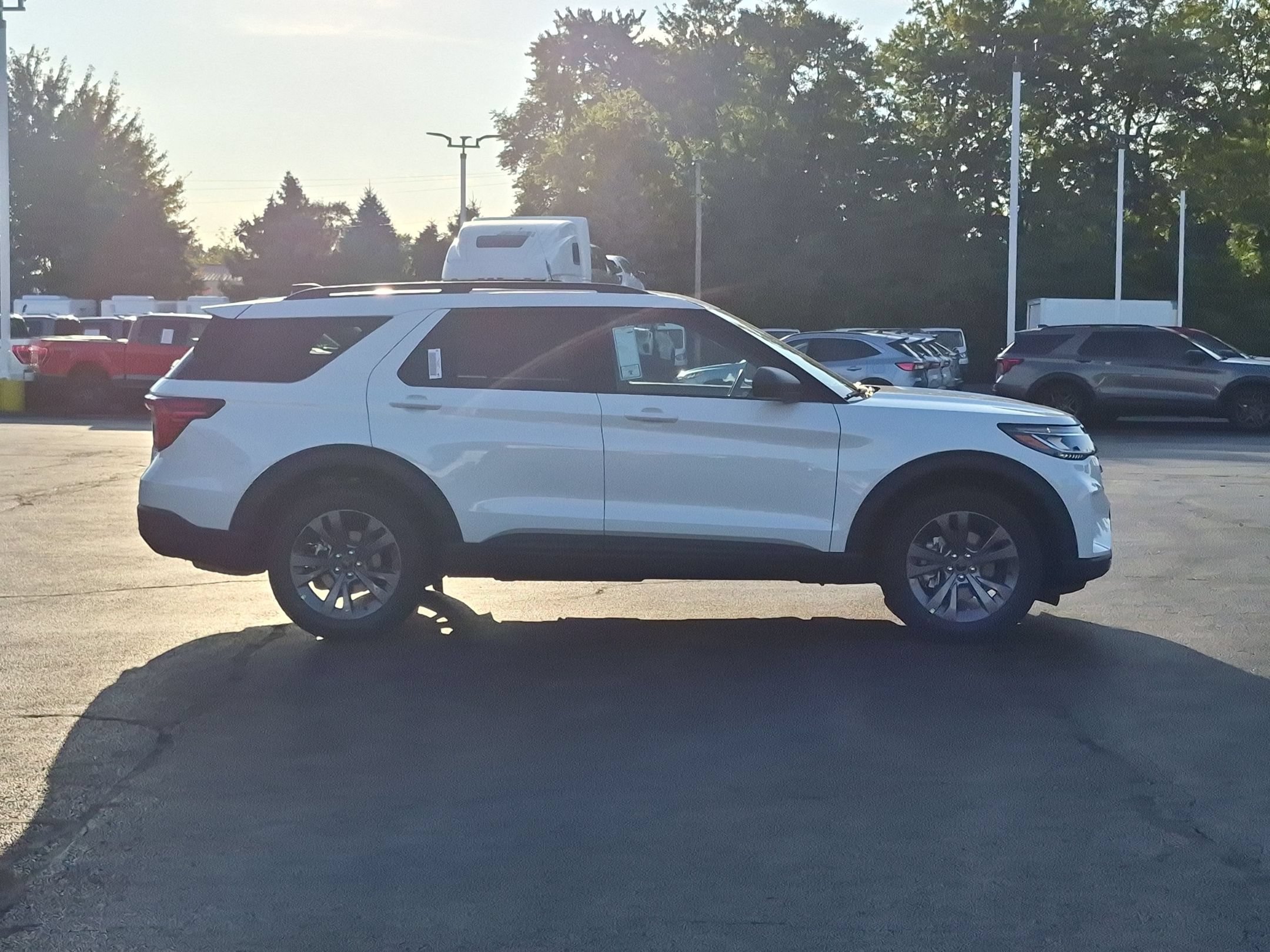 New 2027 Ford Explorer Active w/200A Pkg 4WD Active w/200A Pkg 4WD