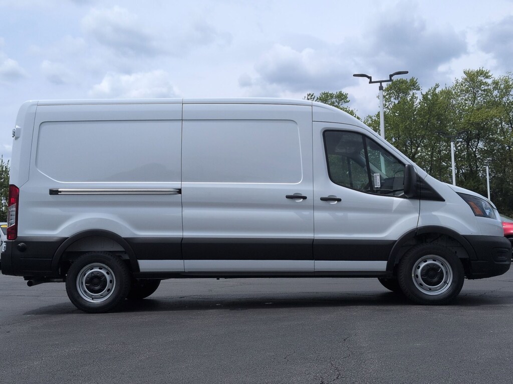 New 2026 Ford Transit T-250 148 Med Rf 9150 GVWR RWD T-250 148 Med Rf 9150 GVWR RWD